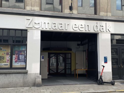 Gevel Zomaar een dak - Pastorale dienst